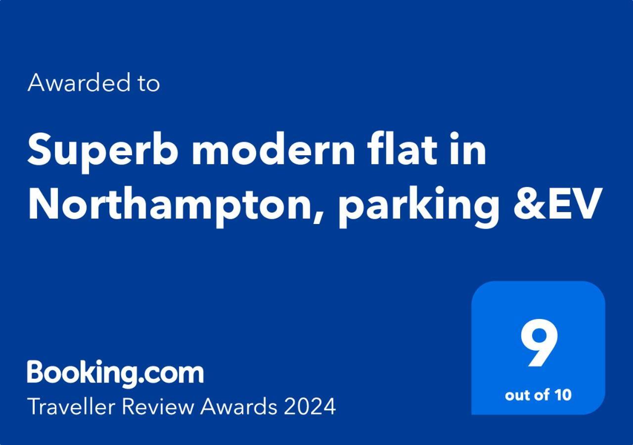 Apartamento Superb Modern Flat In Northampton, Parking &Ev Habitación foto